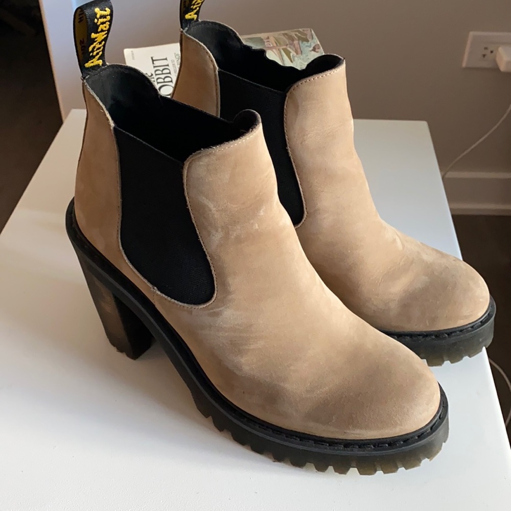Dr. Martens Hurston Boot in milkshake